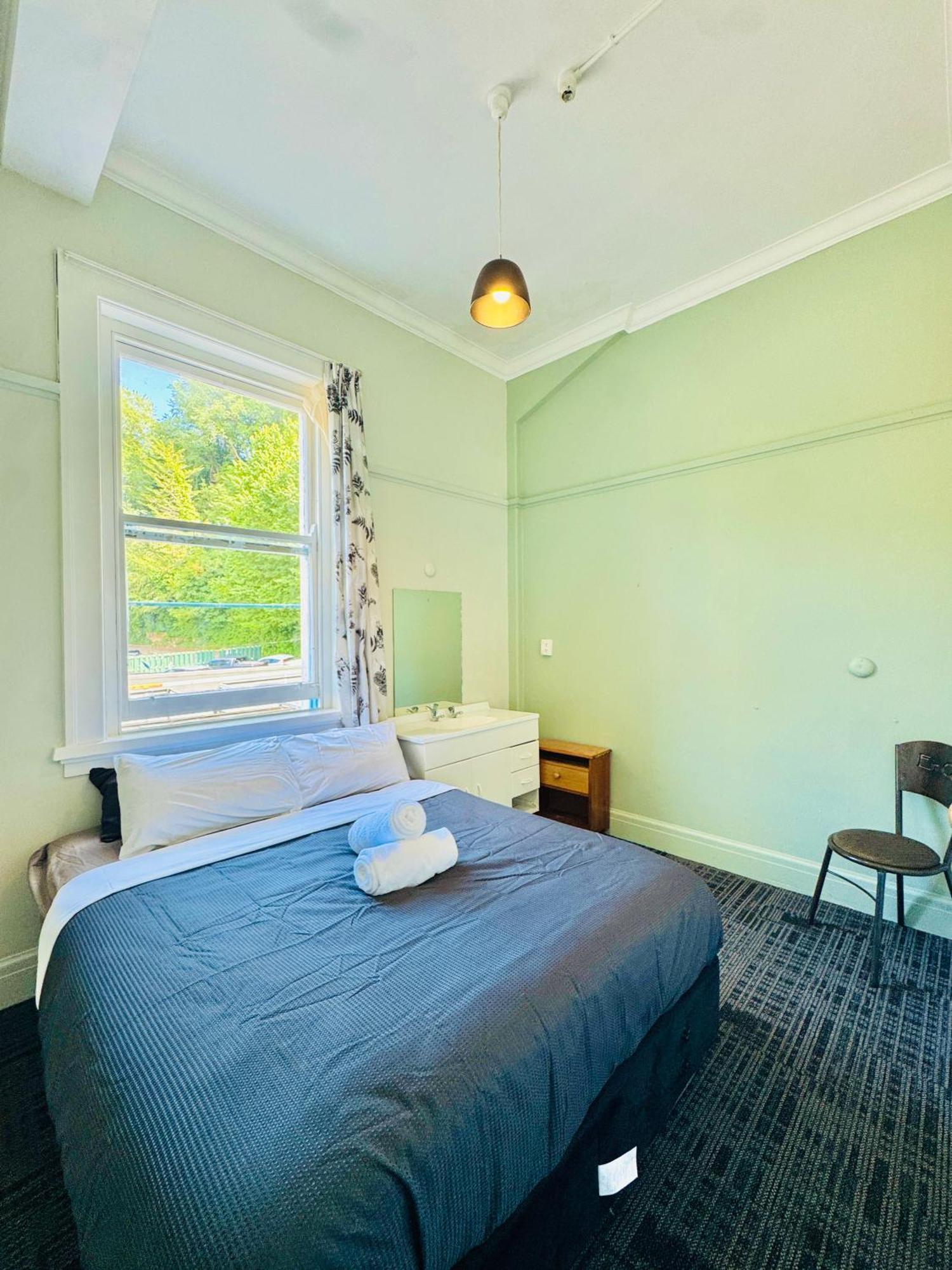 Crashpalace Backpackers Napier Exterior photo