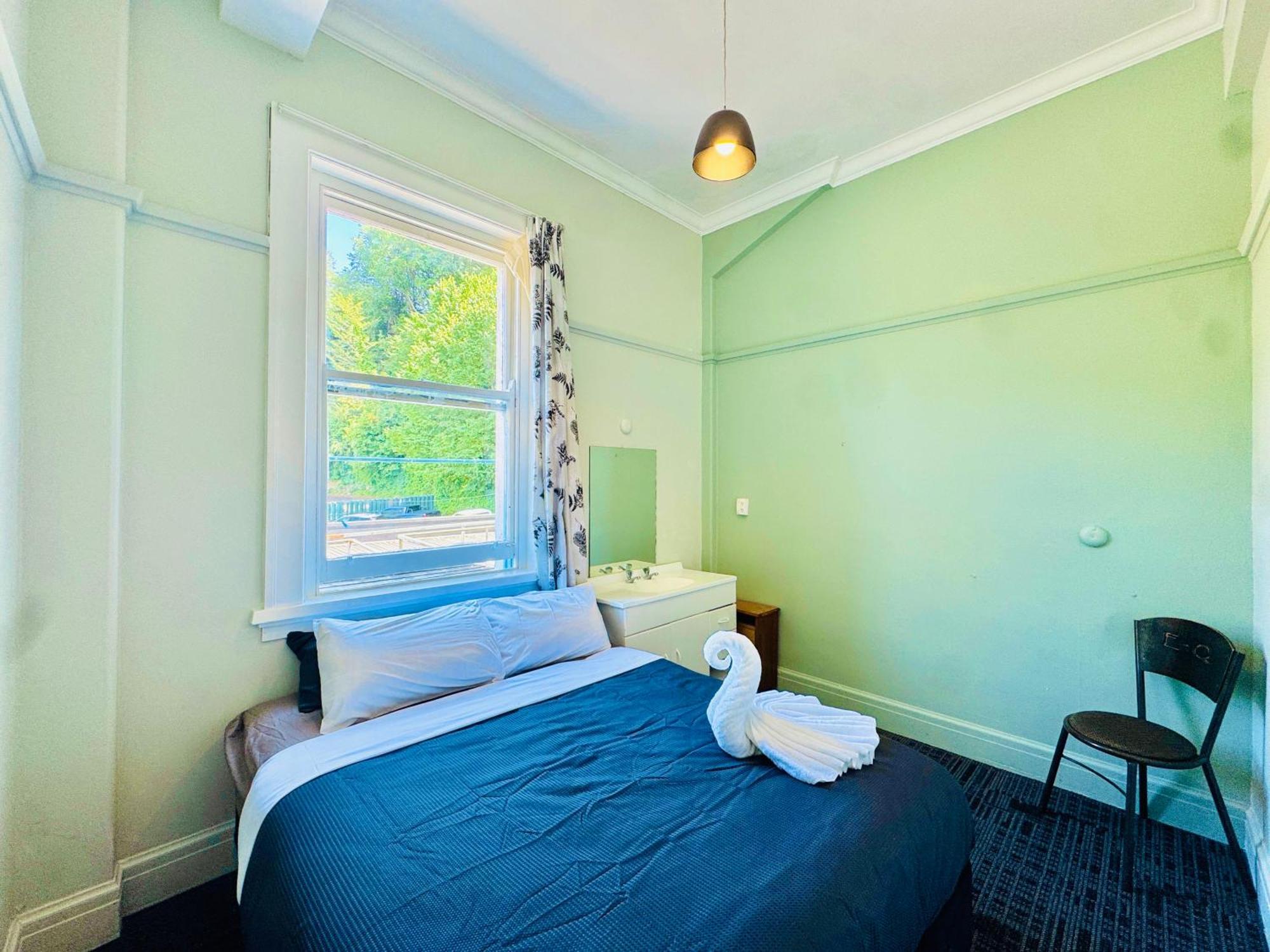 Crashpalace Backpackers Napier Exterior photo