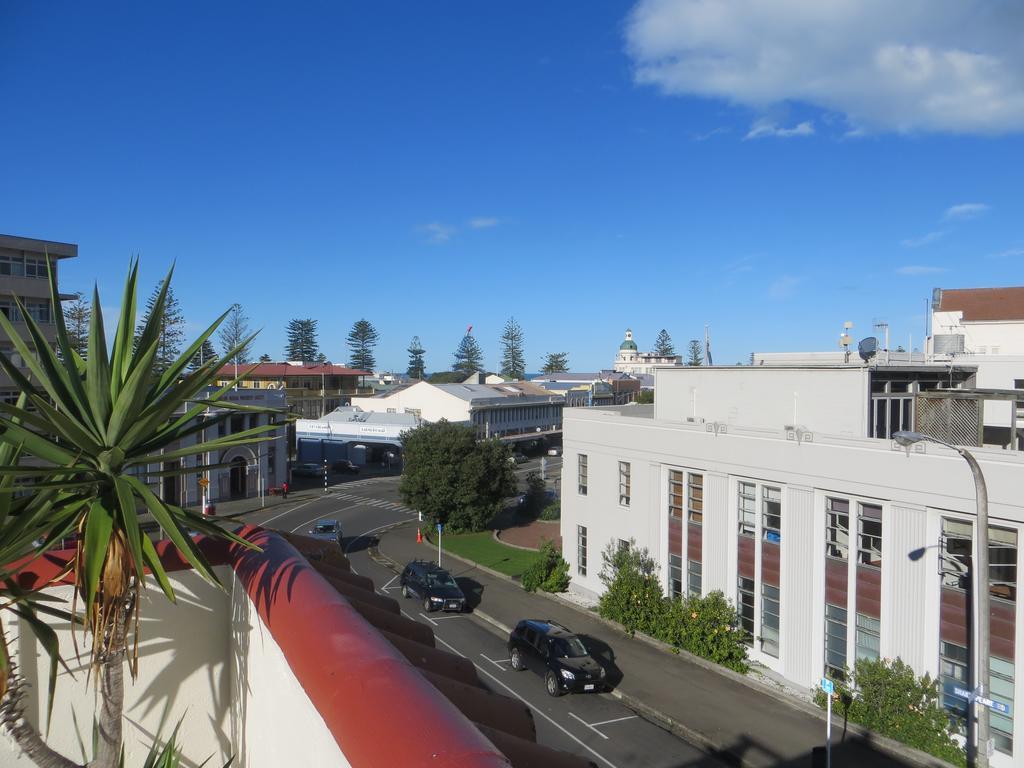 Crashpalace Backpackers Napier Exterior photo