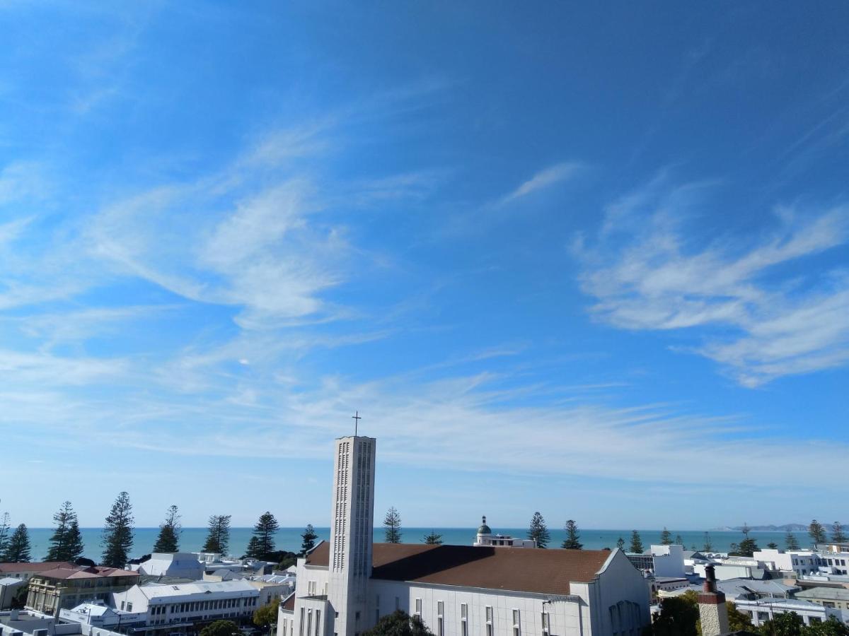 Crashpalace Backpackers Napier Exterior photo