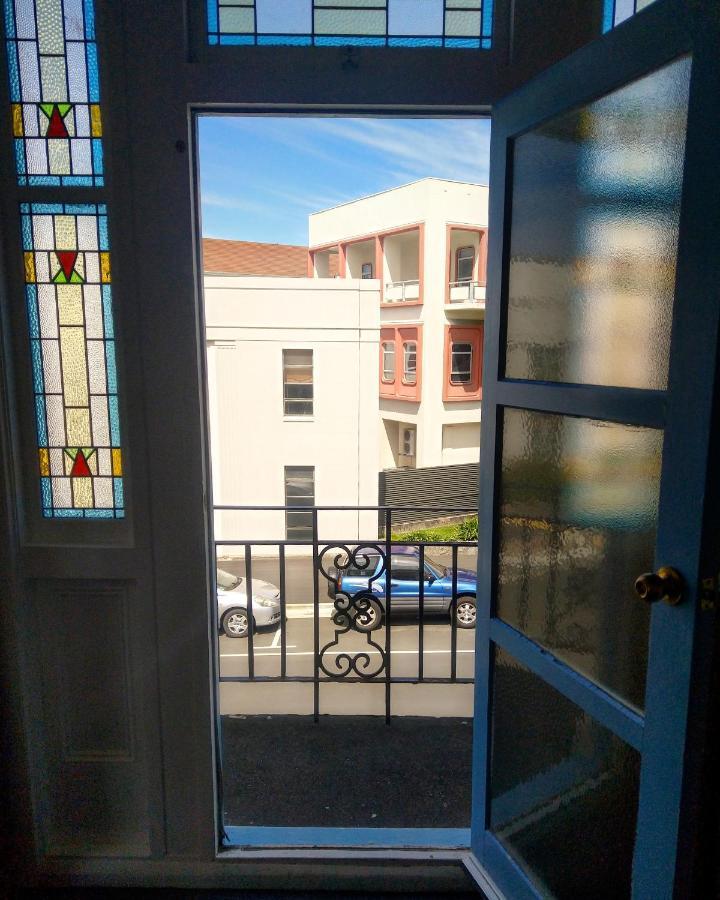 Crashpalace Backpackers Napier Exterior photo